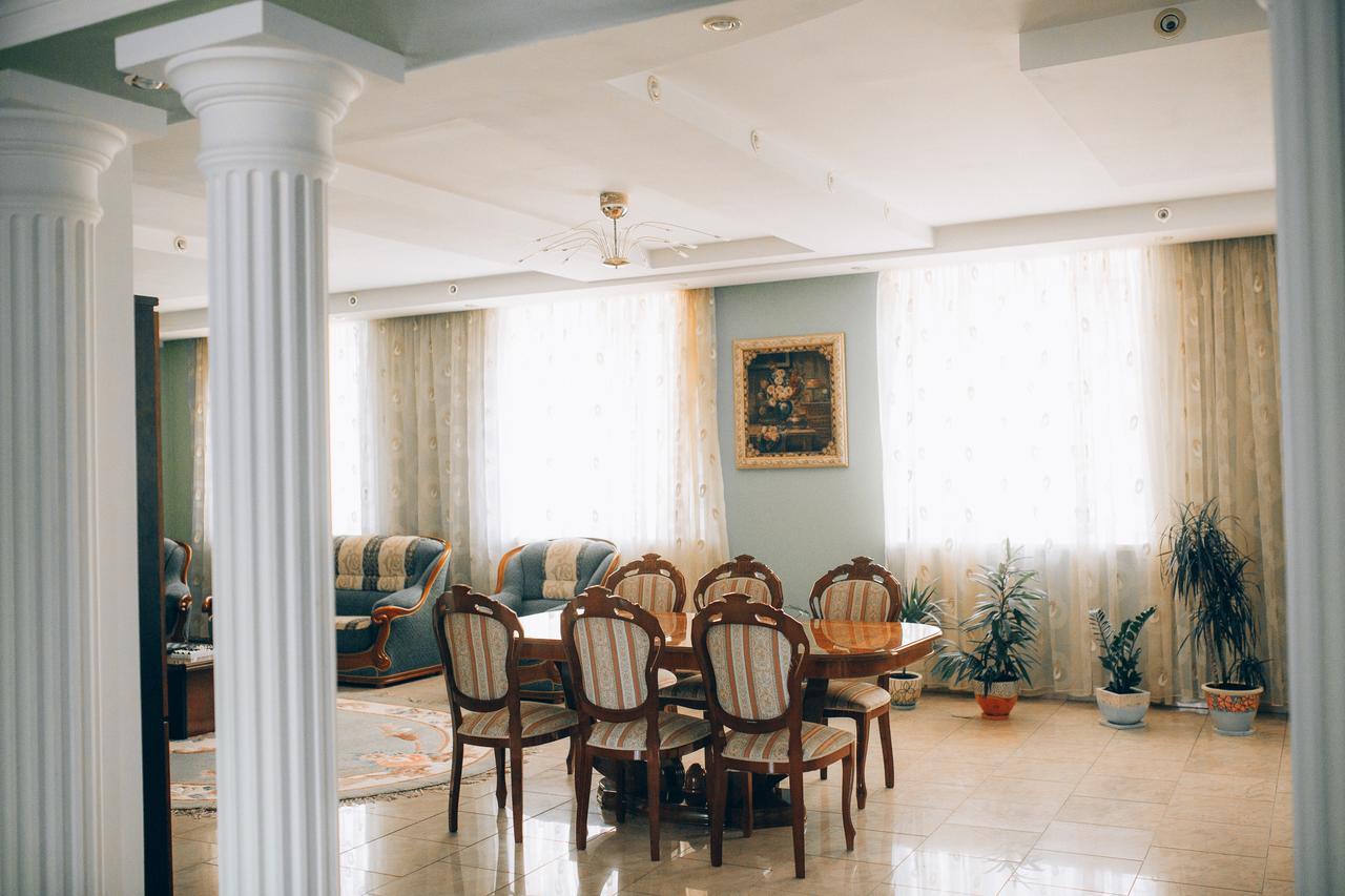 Inn Fermerska Hata Dubno
